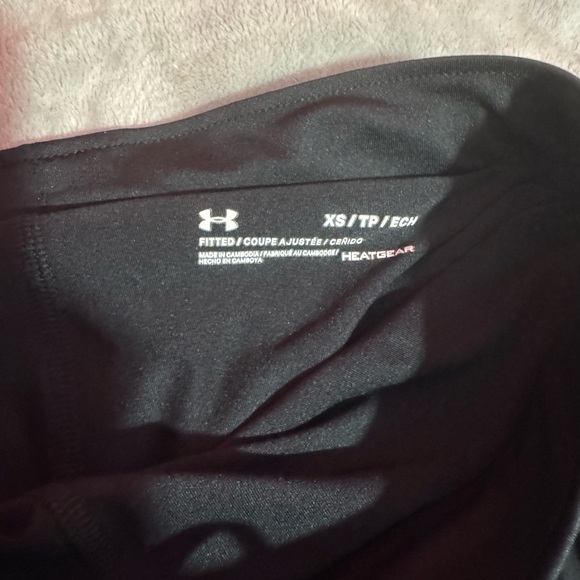 Under armor shorts - Picture 3 of 4